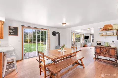 Dining - 9088 Kendall Rd, Sumas, WA 98295 photo 1 of 2