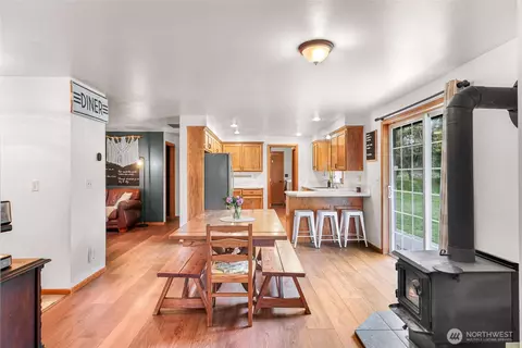 Dining - 9088 Kendall Rd, Sumas, WA 98295 photo 2 of 2