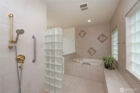 Bath - 102 Sunset Pl, Sequim, WA 98382 photo 3 of 5