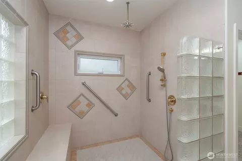 Bath - 102 Sunset Pl, Sequim, WA 98382 photo 2 of 5
