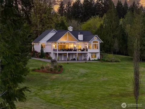 311 Cornwall Rd NW, Lakebay, WA 98349