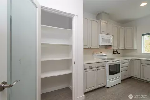 Kitchen - 30 Nimbus Ln, Sequim, WA 98382 photo 4 of 6