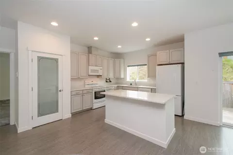 Kitchen - 30 Nimbus Ln, Sequim, WA 98382 photo 2 of 6
