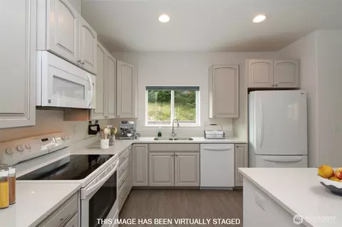 Kitchen - 30 Nimbus Ln, Sequim, WA 98382 photo 5 of 6
