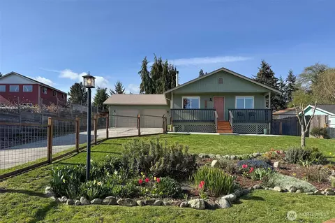 2028 W 5th St, Port Angeles, WA 98363