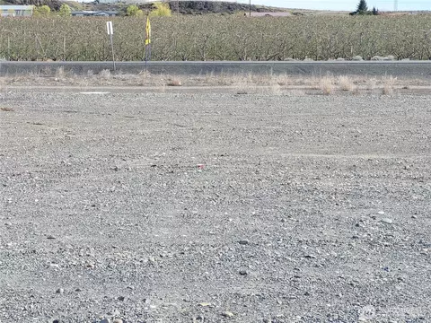 608 Poplar Way SW, Mattawa, WA 99349