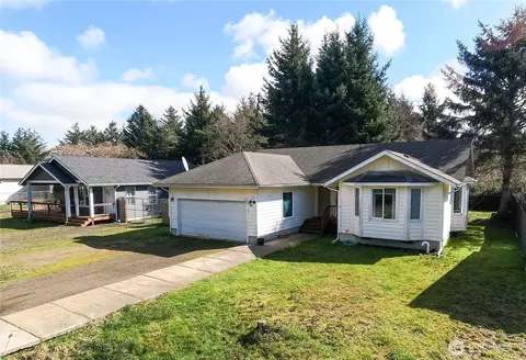 890 Vagabond Ave SW, Ocean Shores, WA 98569