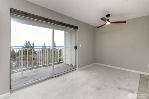 28606 16th Ave S #303, Federal Way, WA 98003