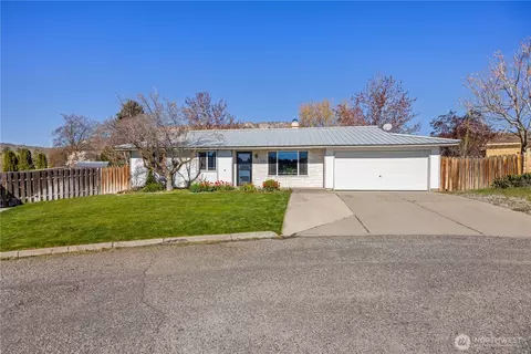 928 Selkirk Pl, Brewster, WA 98812