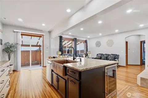 Kitchen - 4115 228th Pl SE, Bothell, WA 98021 photo 5 of 5