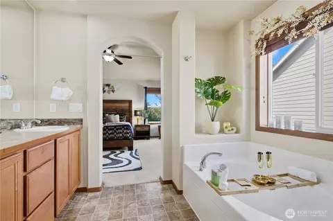 Bath - 4115 228th Pl SE, Bothell, WA 98021 photo 2 of 3
