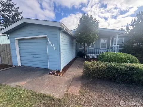 1606 Washington Ave S, Long Beach, WA 98631