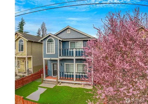 7402 Olympic Dr, Everett, WA 98203