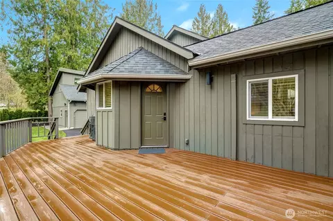 Exterior - 19922 3rd Dr SE, Bothell, WA 98012 photo 4 of 7