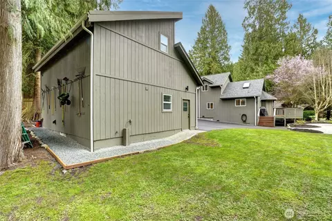 Exterior - 19922 3rd Dr SE, Bothell, WA 98012 photo 3 of 7