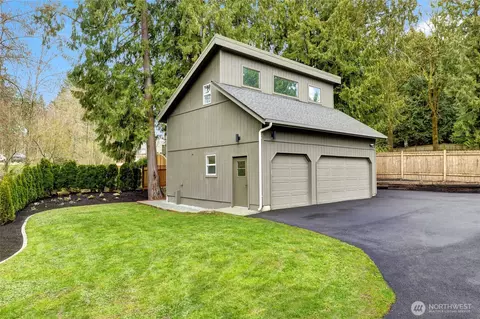 Exterior - 19922 3rd Dr SE, Bothell, WA 98012 photo 2 of 7