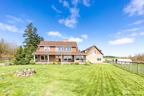 1013 Mallard Ln, Camano Island, WA 98282