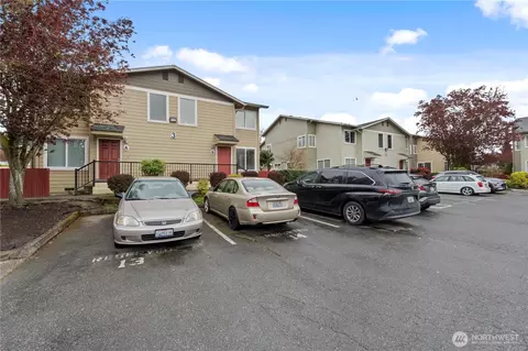 Exterior - 2902 13th St #3B, Everett, WA 98201 photo 4 of 4