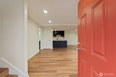 Entry Way - 2902 13th St #3B, Everett, WA 98201 photo 2 of 2