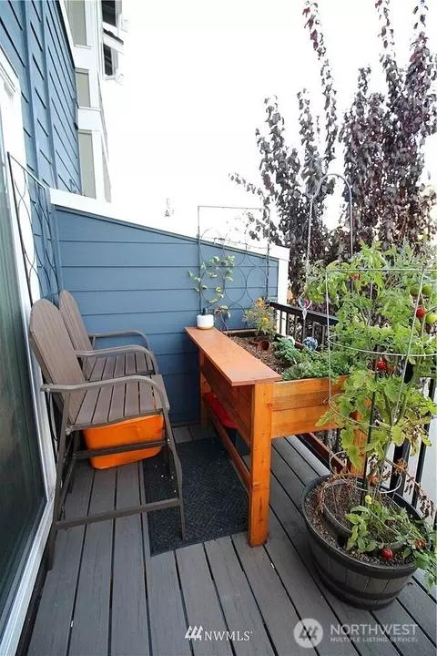 Exterior - 3310 31st Dr, Everett, WA 98201 photo 2 of 3