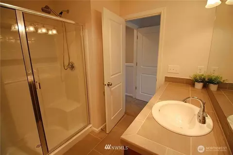 Bath - 3310 31st Dr, Everett, WA 98201 photo 3 of 3