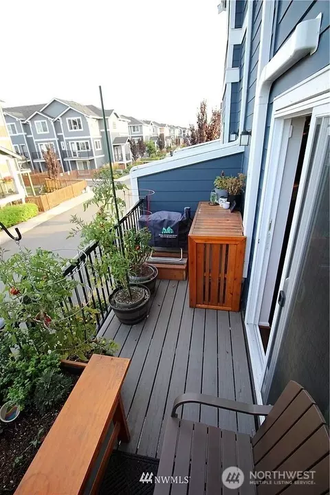 Exterior - 3310 31st Dr, Everett, WA 98201 photo 1 of 3