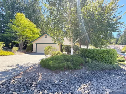 15 Leighbrook Ln, Port Ludlow, WA 98365