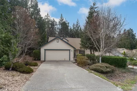 15 Leighbrook Ln, Port Ludlow, WA 98365