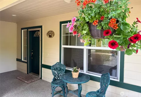 15 Leighbrook Ln, Port Ludlow, WA 98365