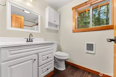 Bath - 15 Howerton Rd, Twisp, WA 98856 photo 4 of 5