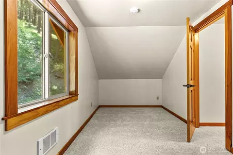 Bedroom - 15 Howerton Rd, Twisp, WA 98856 photo 8 of 9