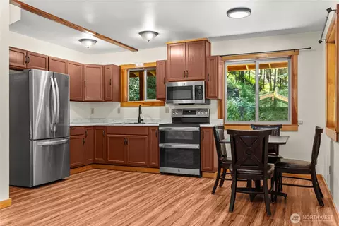 Kitchen - 15 Howerton Rd, Twisp, WA 98856 photo 2 of 2