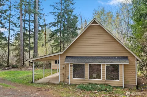 380 N Duckabush Dr E, Hoodsport, WA 98548