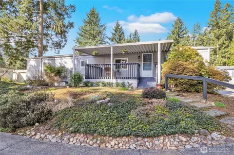 18425 NE 95th St #82, Redmond, WA 98052