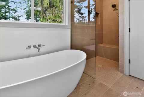 Bath - 148 Sunland Dr, Sequim, WA 98382 photo 2 of 4
