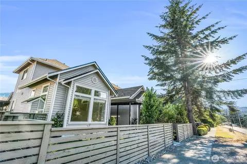 441 NE Alder St #1 & 2, Issaquah, WA 98027