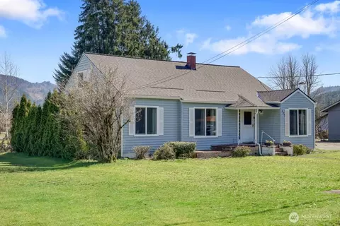 325 3rd St, Morton, WA 98356