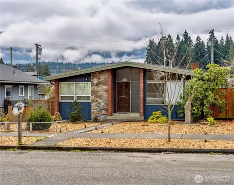 626 E Georgiana St, Port Angeles, WA 98362