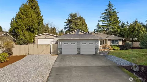 708 Hilltop Ave, Kent, WA 98031