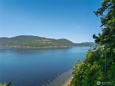 5398 W Shore Rd, Anacortes, WA 98221