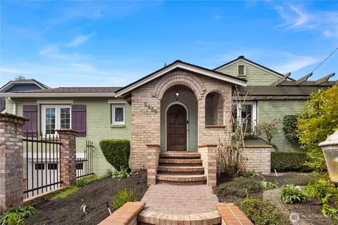 2459 24th Ave E, Seattle, WA 98112