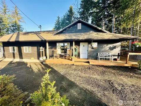 970 N Colony Surf Dr, Lilliwaup, WA 98555