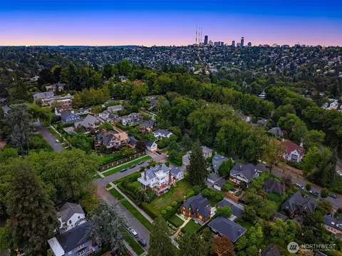 View/Area - 1111 37th Ave E, Seattle, WA 98112 photo 4 of 6