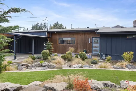 4503 Sunset Dr W, University Place, WA 98466