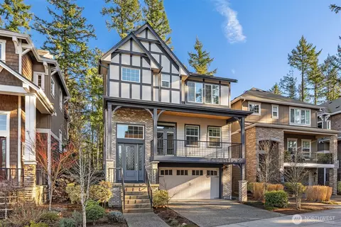 404 6th Ln NE, Issaquah, WA 98029