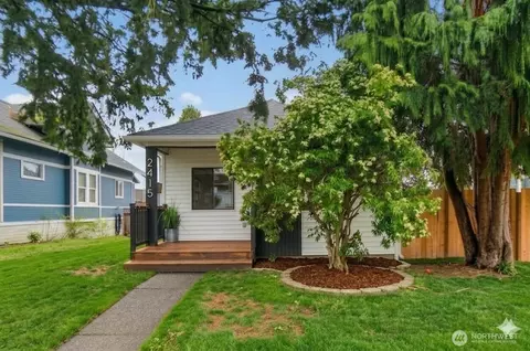 2415 Cedar St #A, Everett, WA 98201