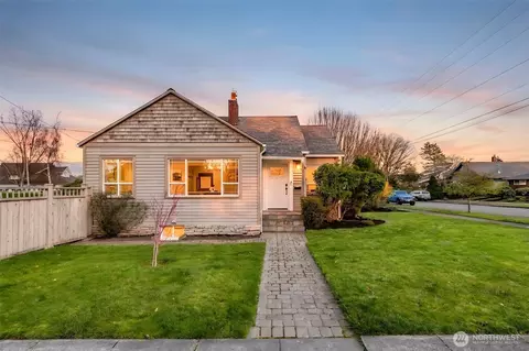 819 K Ave, Anacortes, WA 98221