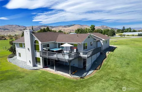 82 Epley Rd, Omak, WA 98841