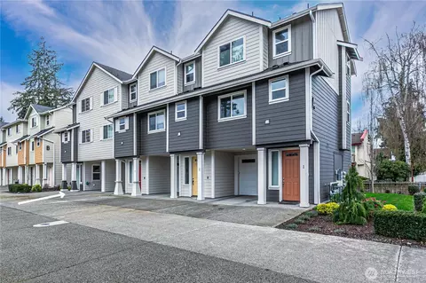 334 9th Ave SE #A4, Puyallup, WA 98372