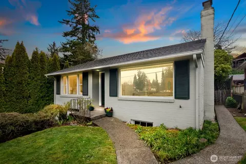 3442 40th Ave W, Seattle, WA 98199